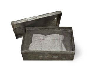Christian Boltanski - "El Caso (1990)"