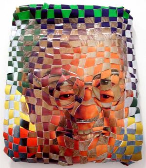 Jarbas Lopes - "O Debate", 1990, Plástico trenzado. 70 x 55 x 6´6 cm.