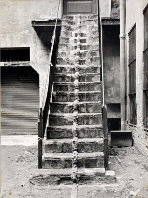 Pepe Espaliú - "Sin título (1975)", serie "Fotografías de Barcelona", 40.5 x 30 cm.